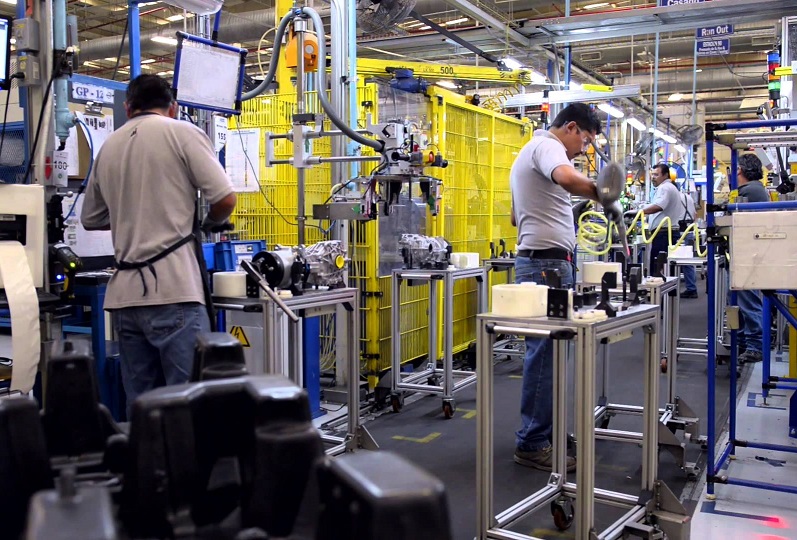 Canadian auto supplier Magna realigns its divisions in